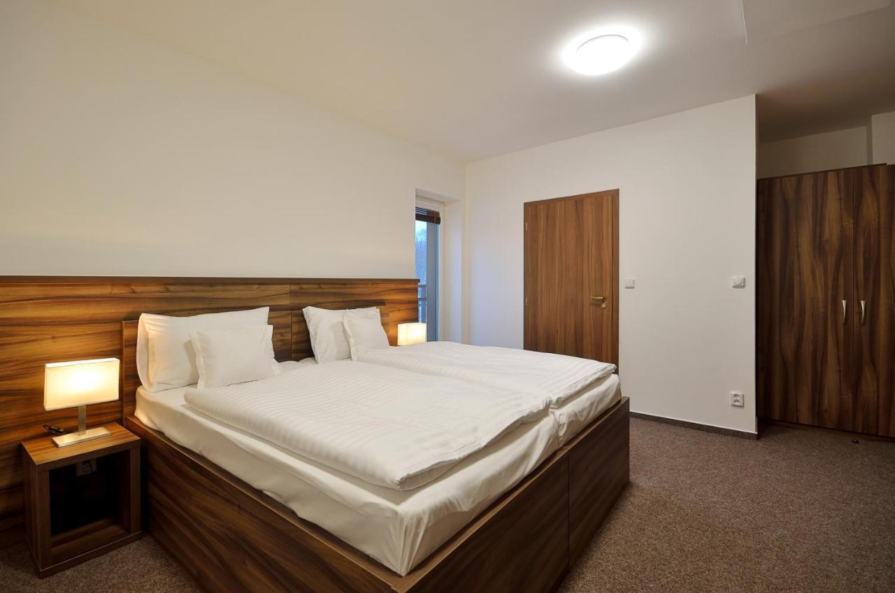 Penzion Kuzelna Hotell Trutnov Exteriör bild